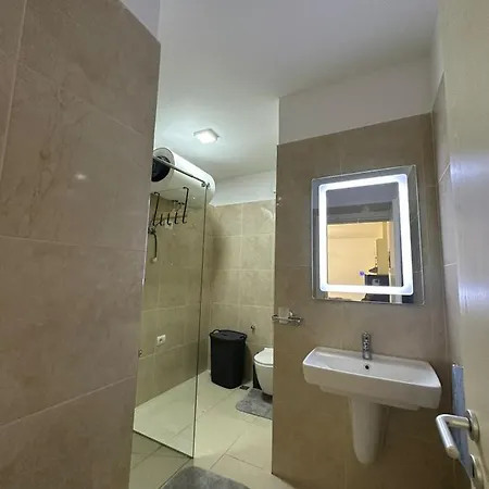 Luxury Apartment *
